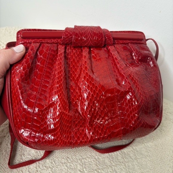 80s 90s Vintage Aspects Red Snakeskin Leather Crossbody Bag - Picture 6 of 11